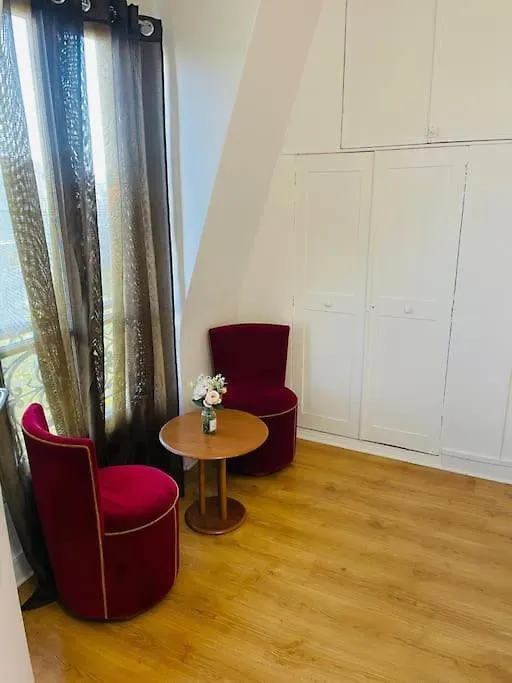 Centralised Apartment In Paris