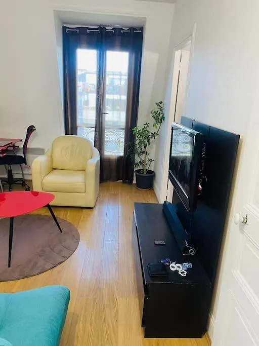 Centralised Apartment In Paris France